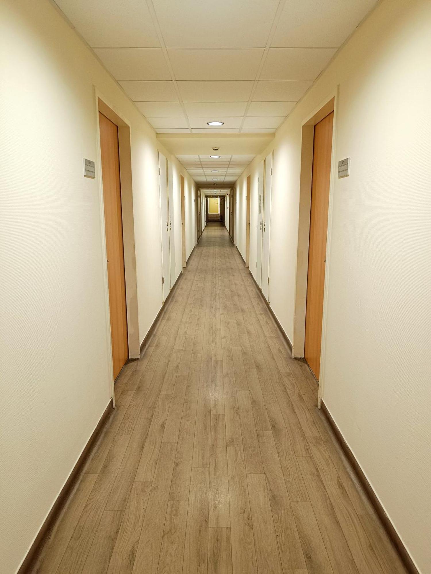 Famulus Kollegium Hostel เยอร์ ภายนอก รูปภาพ