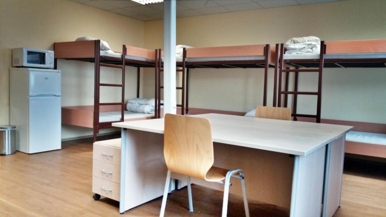 Famulus Kollegium Hostel เยอร์ ภายนอก รูปภาพ